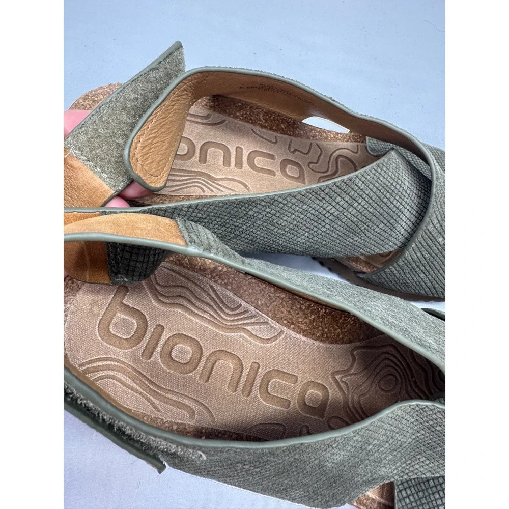 Bionica Cybele Wedge‎ Sandals Women 8.5 Green Leather Textured Boho Beach